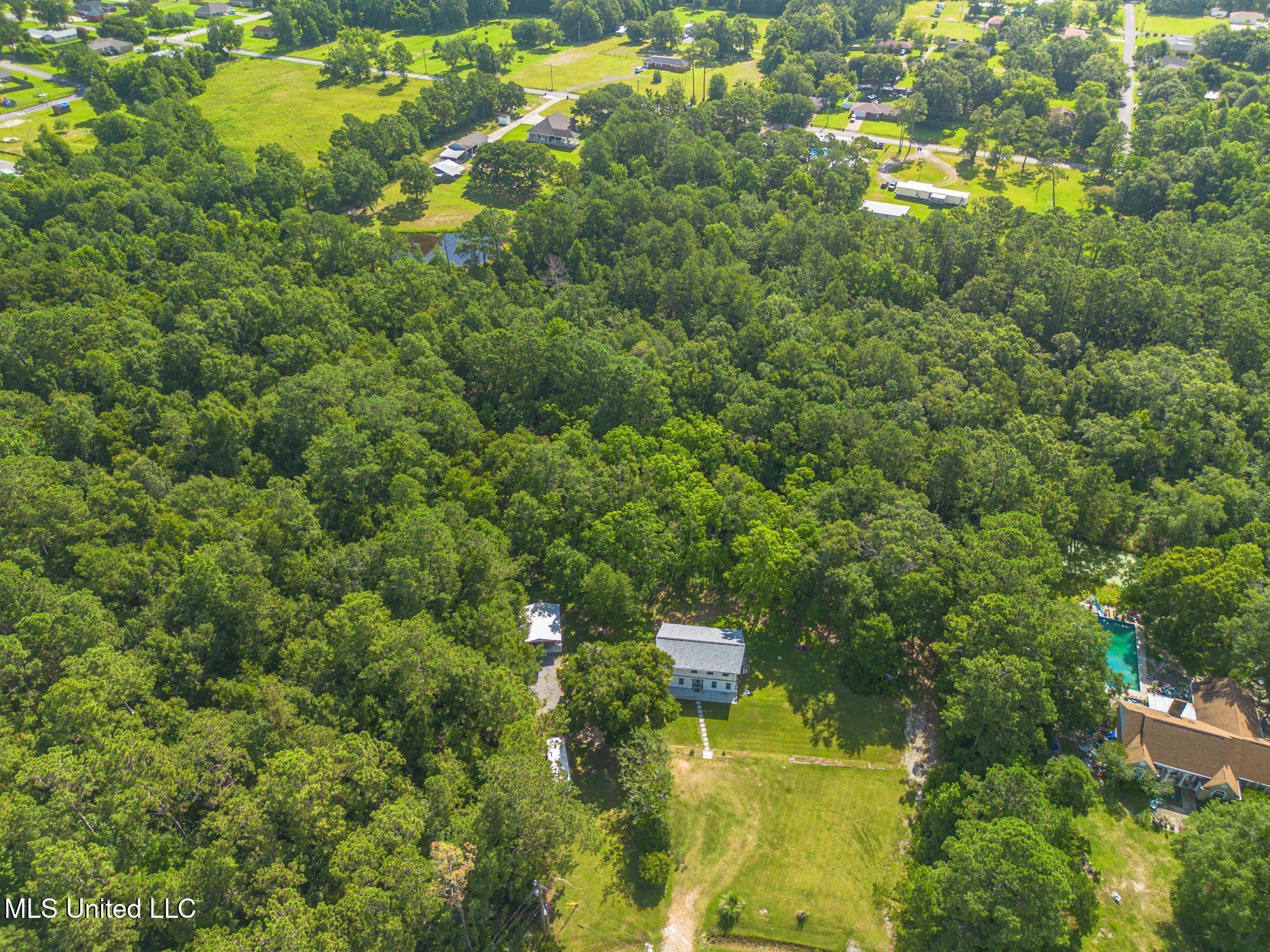 12778 Tiffany Lane Biloxi, MS 39532 - Photo 34 of 40 10-6