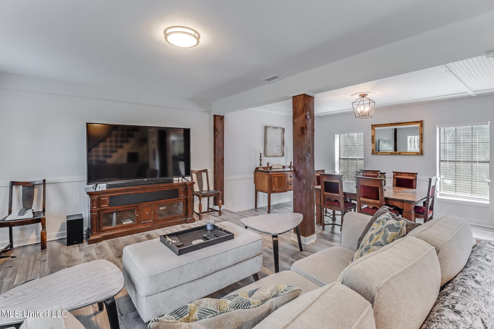 12778 Tiffany Lane Biloxi, MS 39532 - Photo 6 of 40 IMG_1351