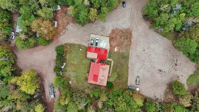 a view of a outdoor space and a yard