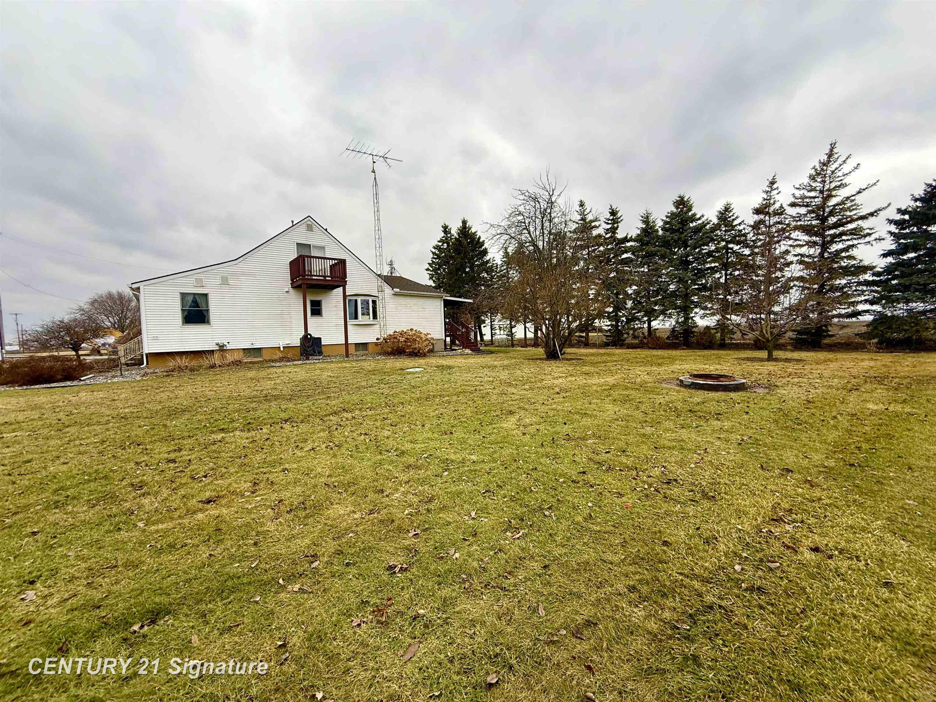3705 North Beyer Road Saginaw, MI 48601 - Photo 3 of 20