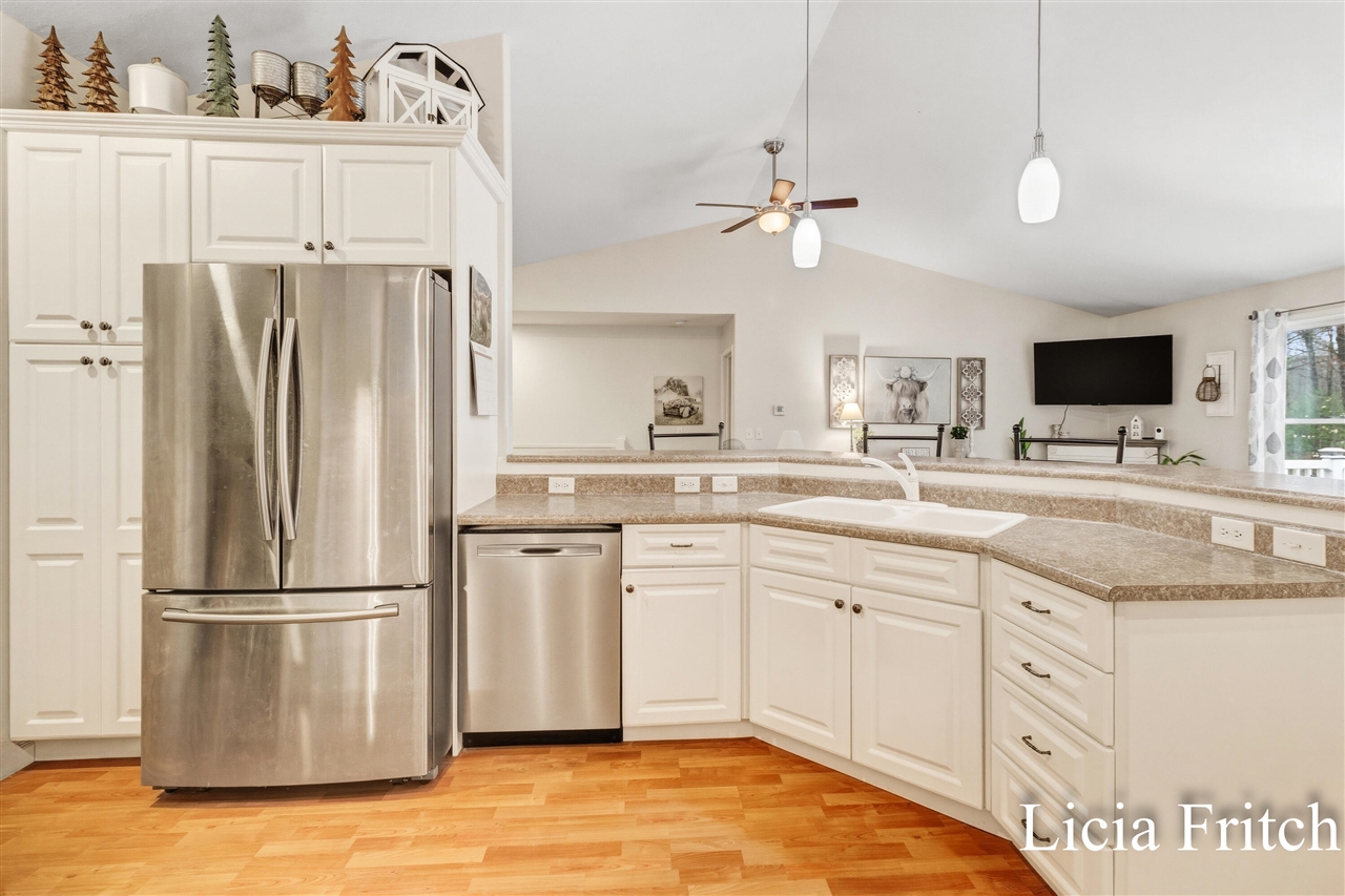 1527 West Addison Way Muskegon, MI 49445 - Photo 14 of 49