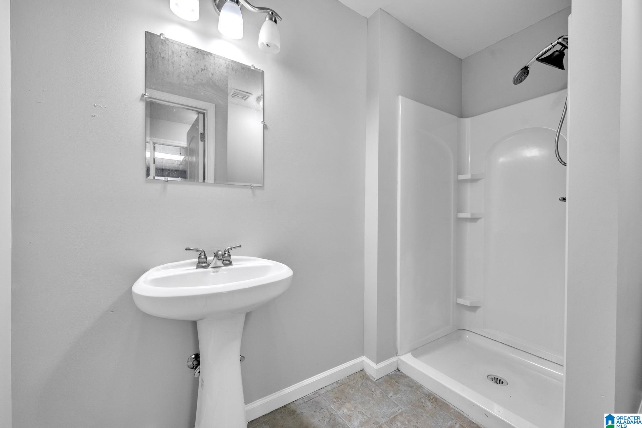 5843 Walnut Grove Road Birmingham, AL 35215 - Photo 15 of 29