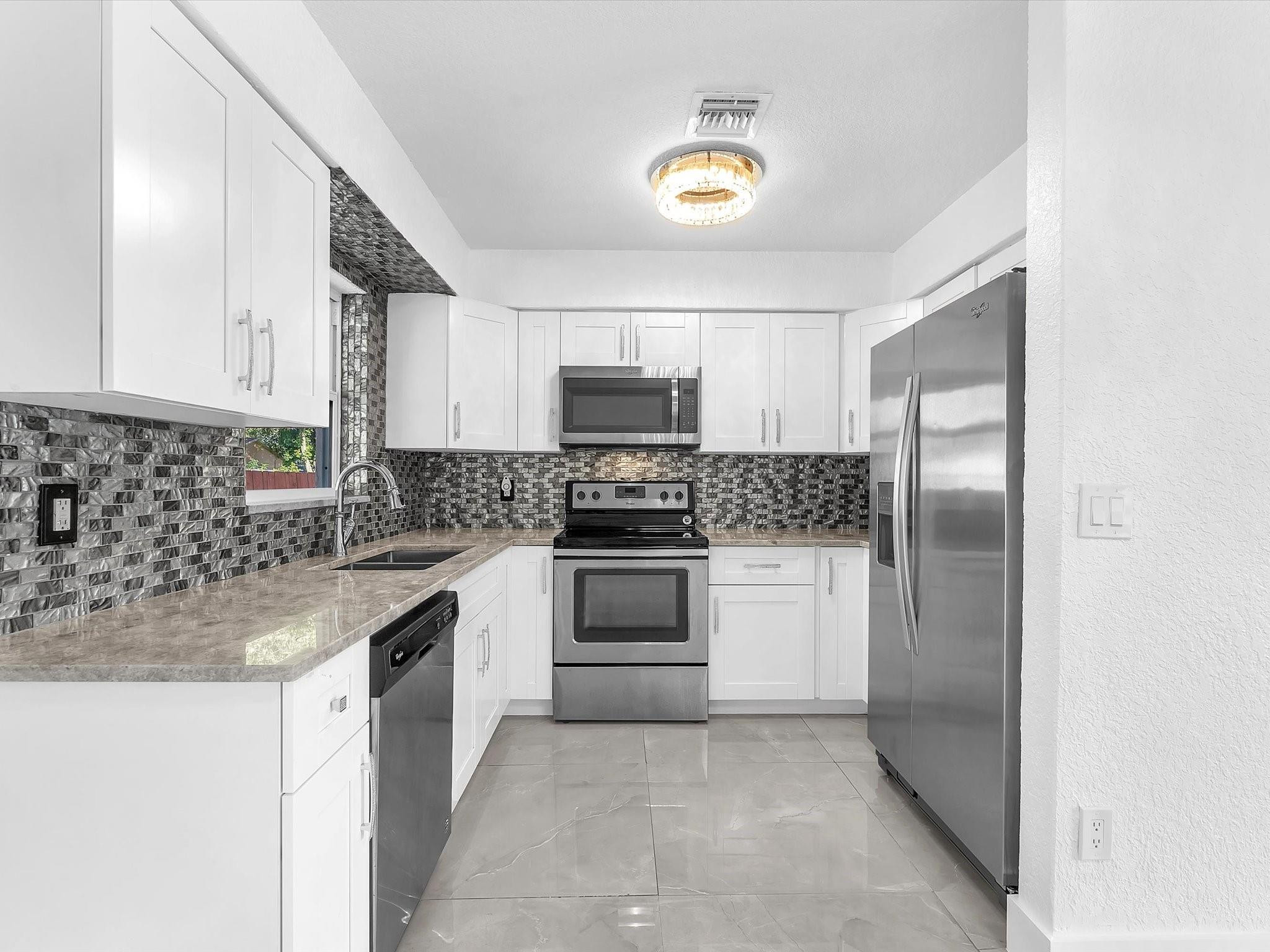 2731 Northwest 9th Street Pompano Beach, FL 33069 - Photo 9 of 23 Photo 9