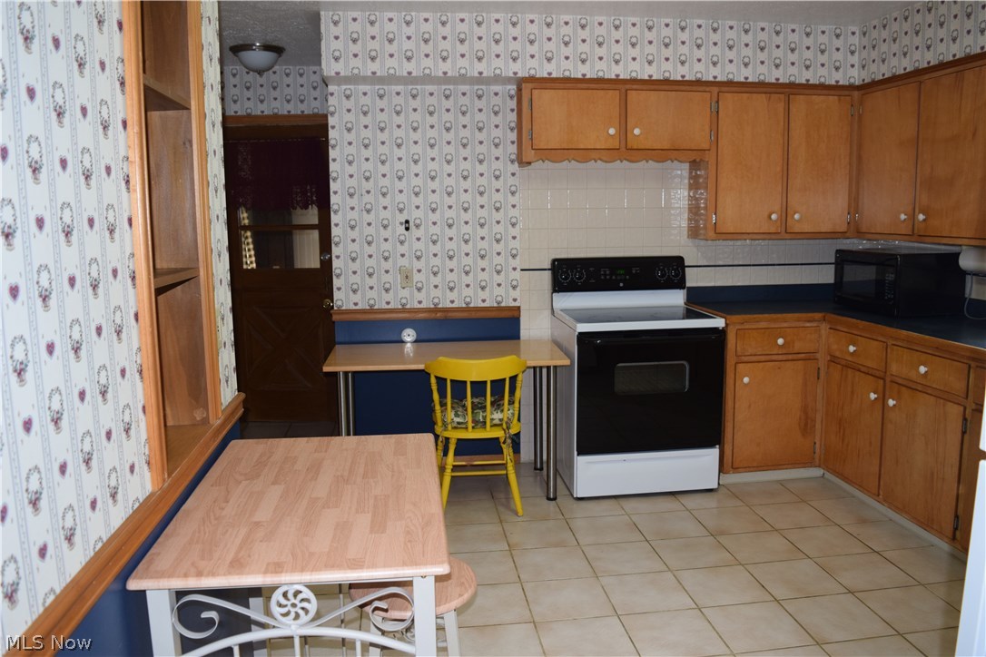 703 Center Road New Franklin, OH 44319 - Photo 15 of 23 Gallery Image 15