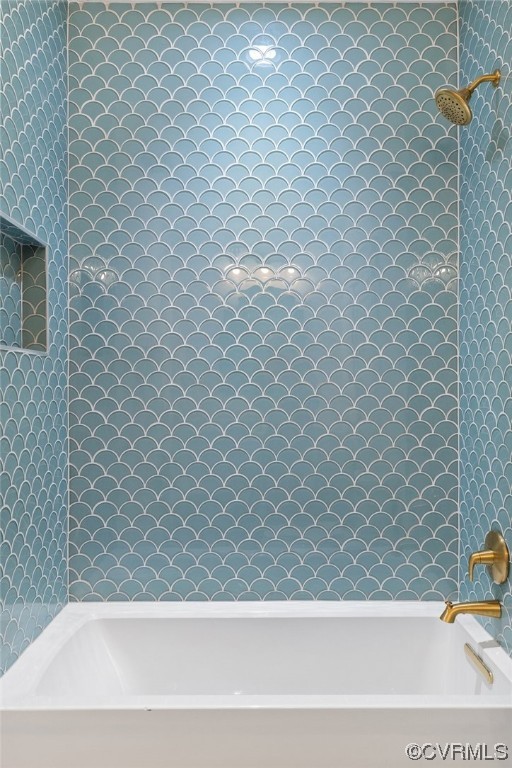 8576 Barrique Road New Kent, VA 23124 - Photo 39 of 50 a bathroom with a bathtub