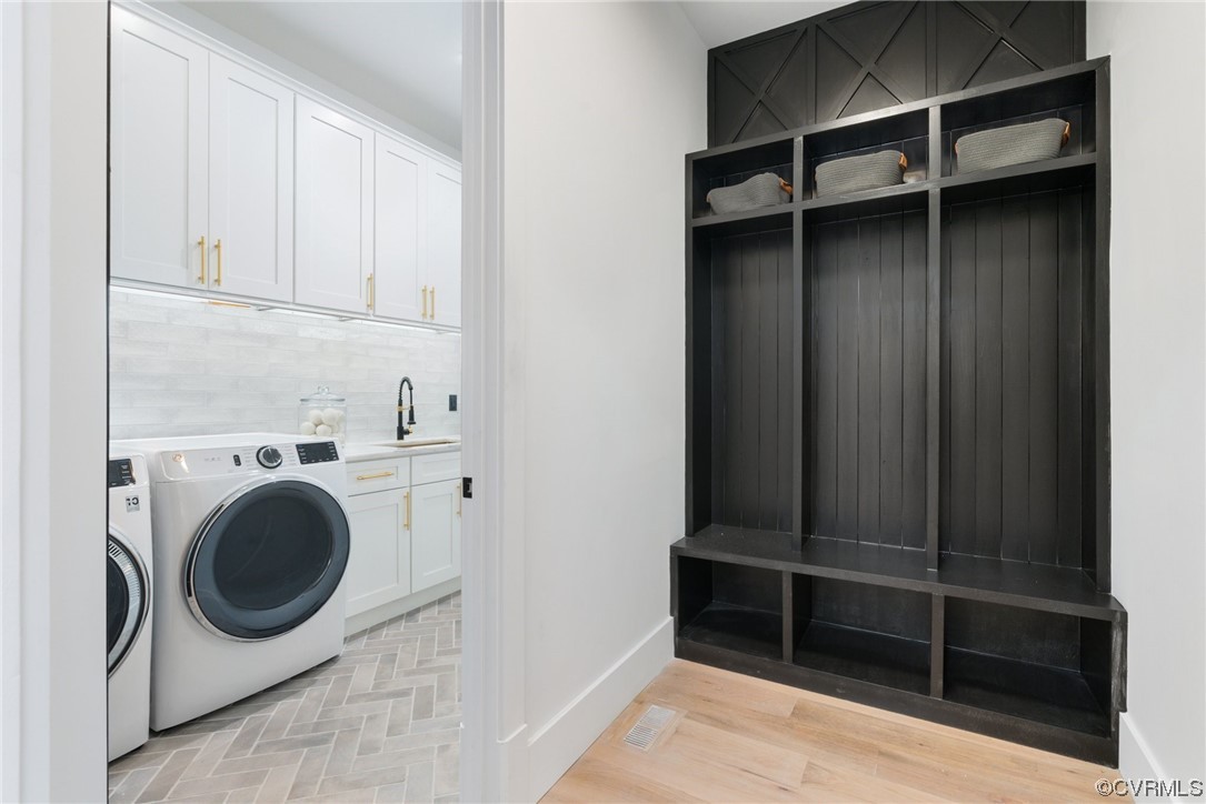 8576 Barrique Road New Kent, VA 23124 - Photo 41 of 50 a utility room with washing machine