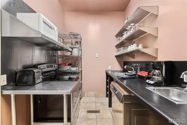 $1,100,000 | 813 South 4th Street, Clarksville, MO 63336