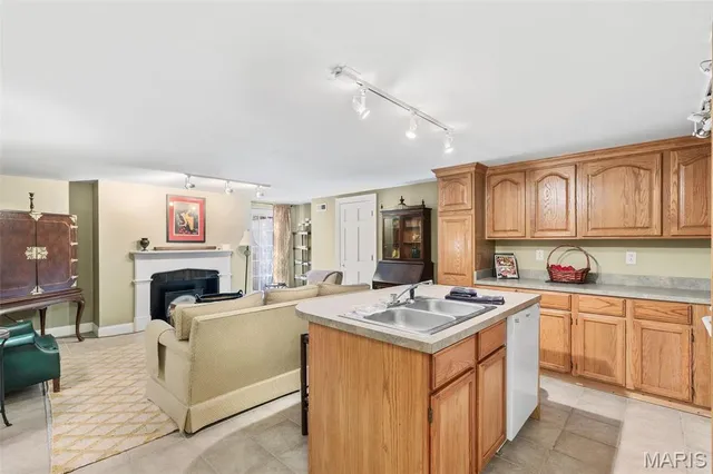 $1,100,000 | 813 South 4th Street, Clarksville, MO 63336