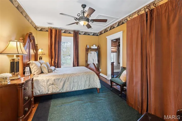 $1,100,000 | 813 South 4th Street, Clarksville, MO 63336