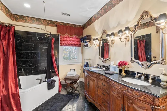 $1,100,000 | 813 South 4th Street, Clarksville, MO 63336