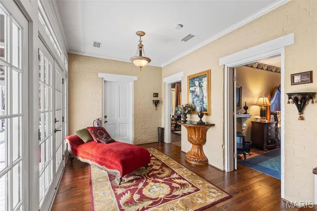 $1,100,000 | 813 South 4th Street, Clarksville, MO 63336