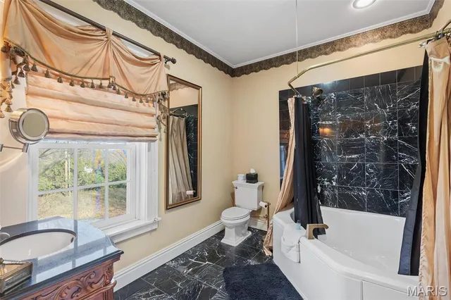 $1,100,000 | 813 South 4th Street, Clarksville, MO 63336