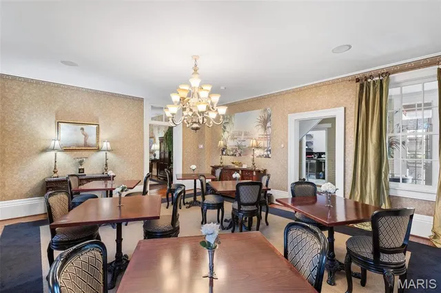 $1,100,000 | 813 South 4th Street, Clarksville, MO 63336