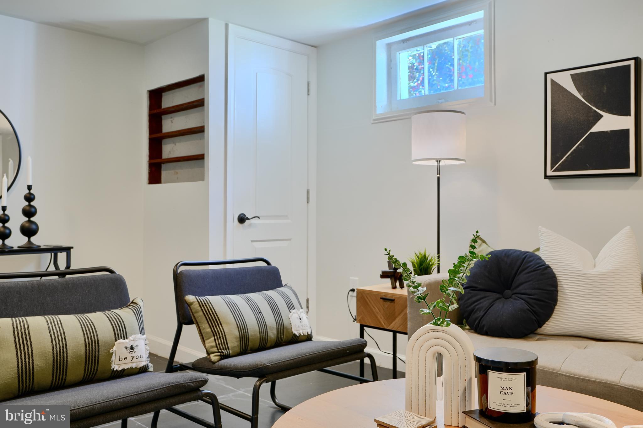 294 Stillwater Road Baltimore, MD 21221 - Photo 32 of 40 a living room with furniture