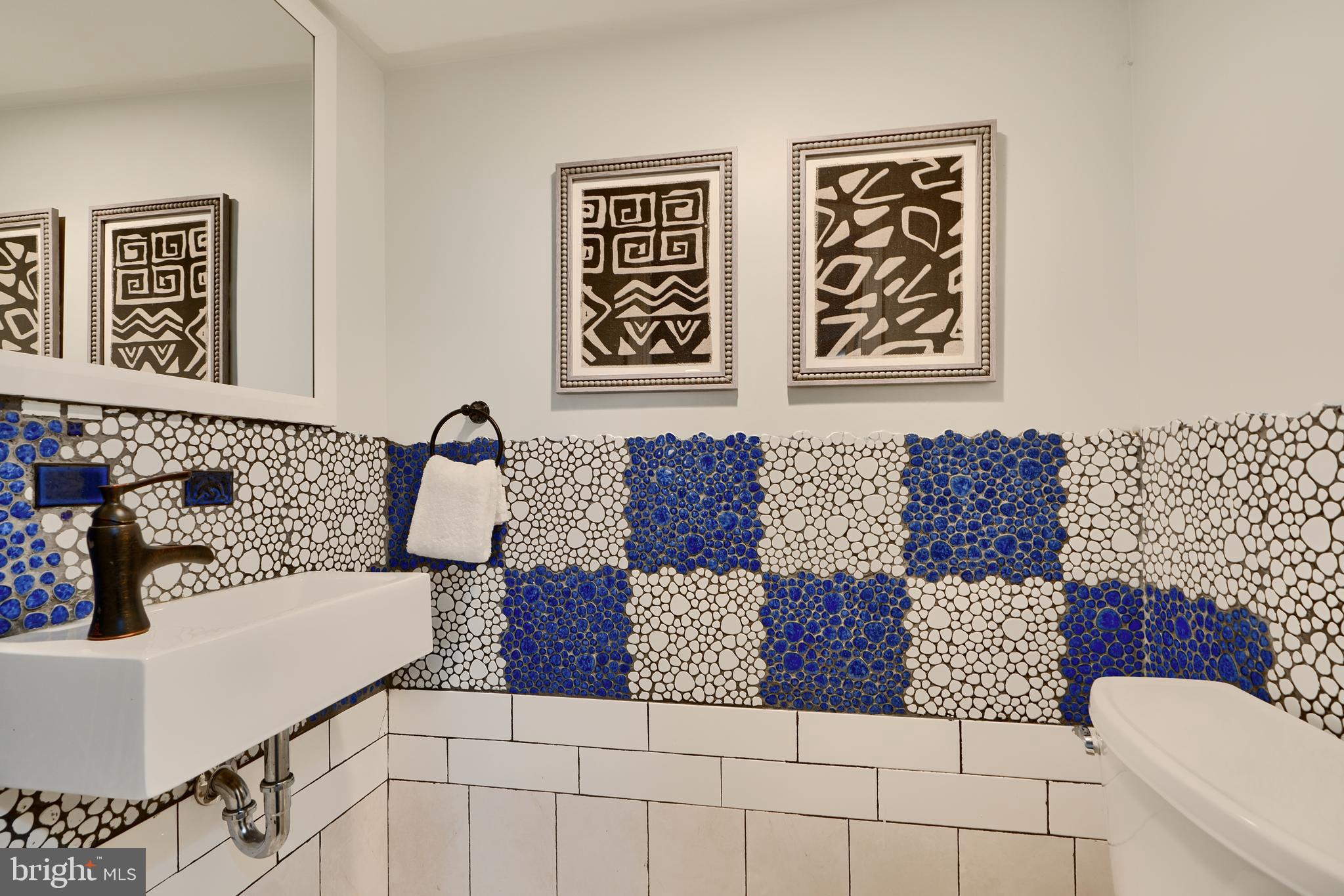 294 Stillwater Road Baltimore, MD 21221 - Photo 35 of 40 a living room with furniture