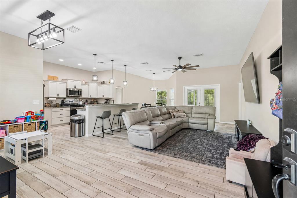 15476 Mulhatton Road Weeki Wachee, FL 34614 - Photo 2 of 26