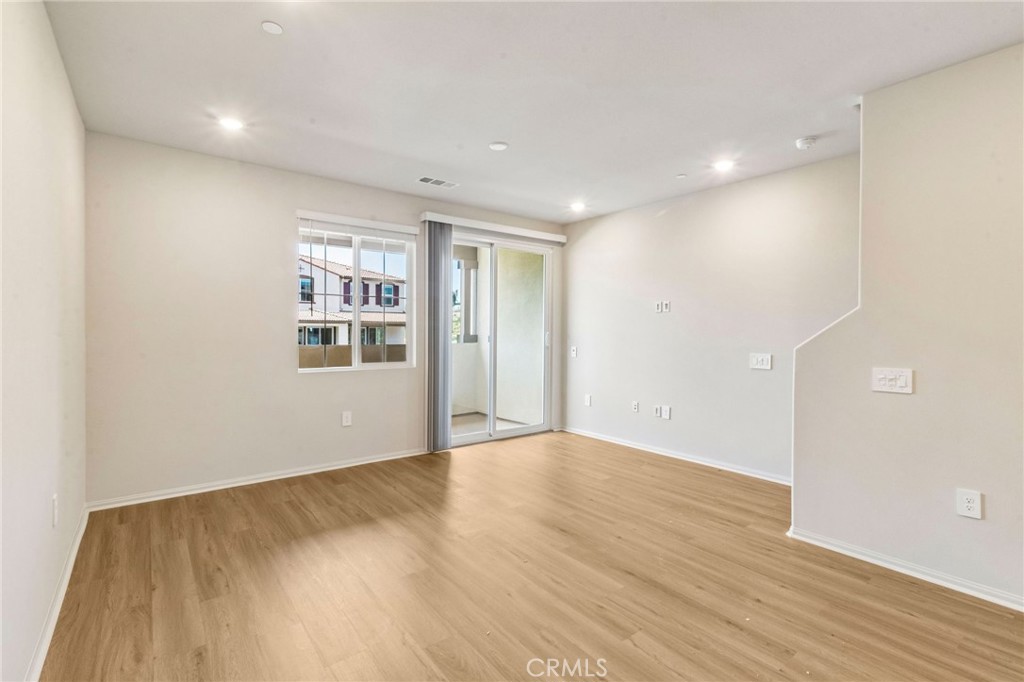 4873 Merida Way Oceanside, CA 92057 - Photo 5 of 47