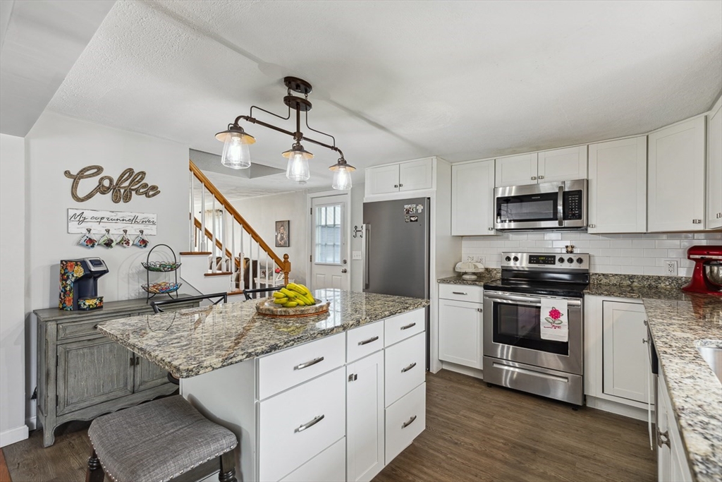 75 Border Avenue Seekonk, MA 02771 - Photo 11 of 41