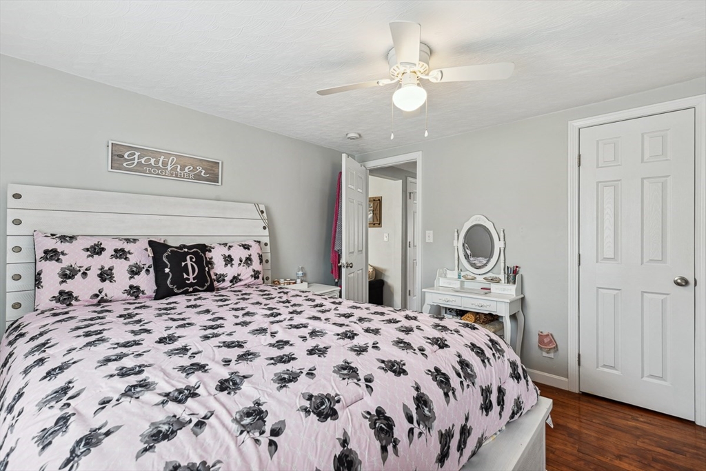 75 Border Avenue Seekonk, MA 02771 - Photo 16 of 41