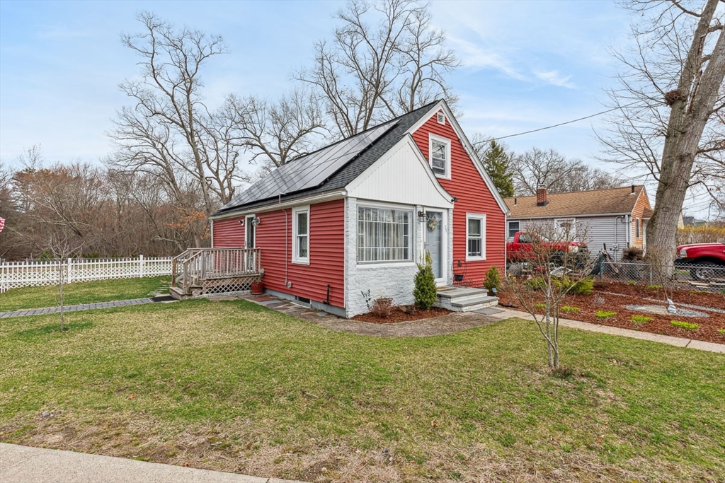 75 Border Avenue Seekonk, MA 02771 - Photo 2 of 41