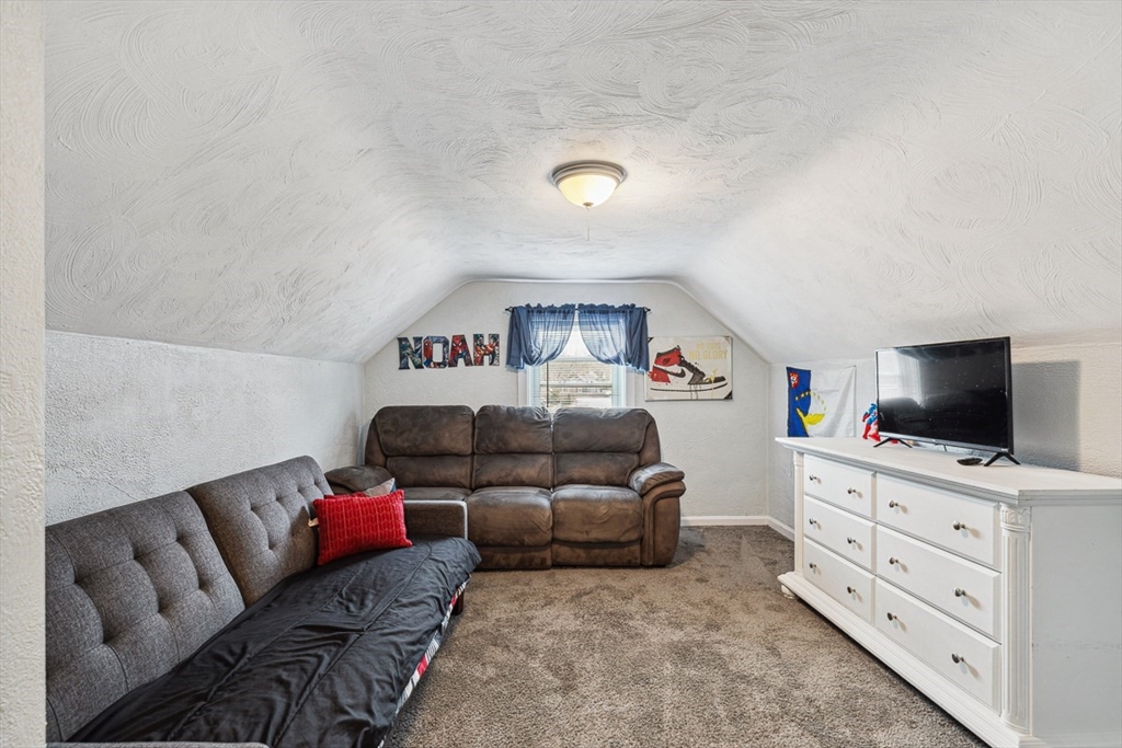 75 Border Avenue Seekonk, MA 02771 - Photo 25 of 41