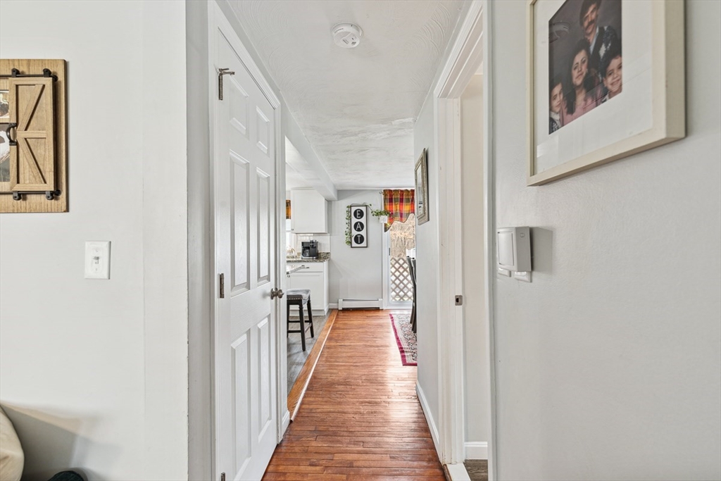 75 Border Avenue Seekonk, MA 02771 - Photo 5 of 41