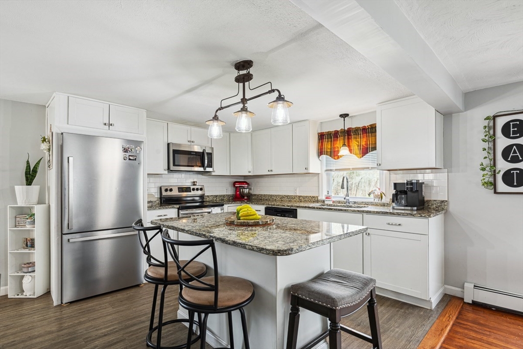 75 Border Avenue Seekonk, MA 02771 - Photo 6 of 41