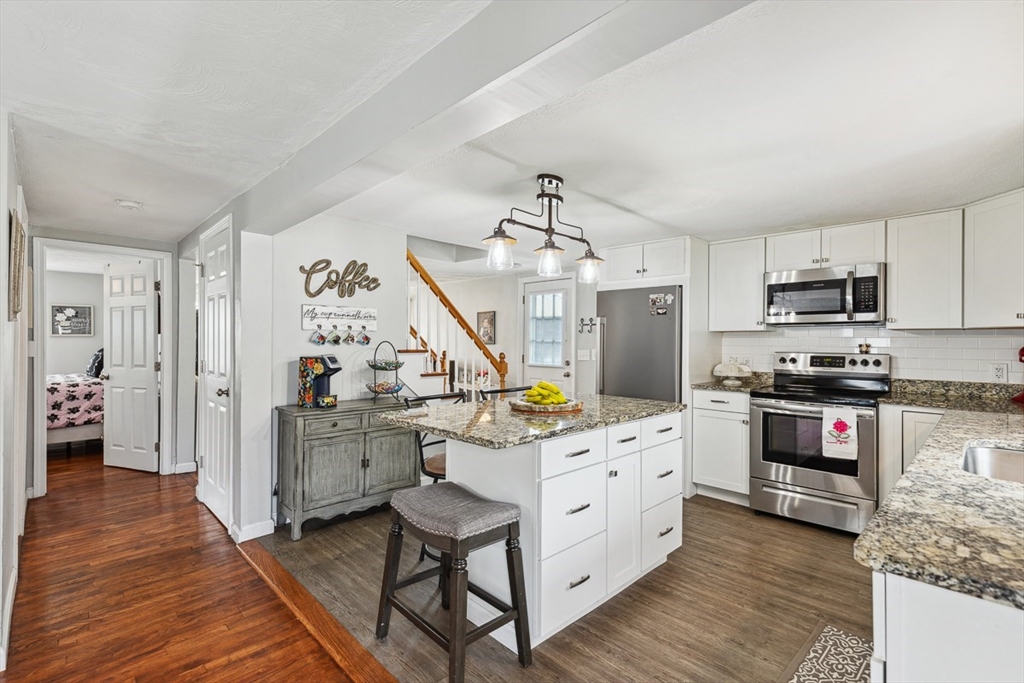 75 Border Avenue Seekonk, MA 02771 - Photo 10 of 41