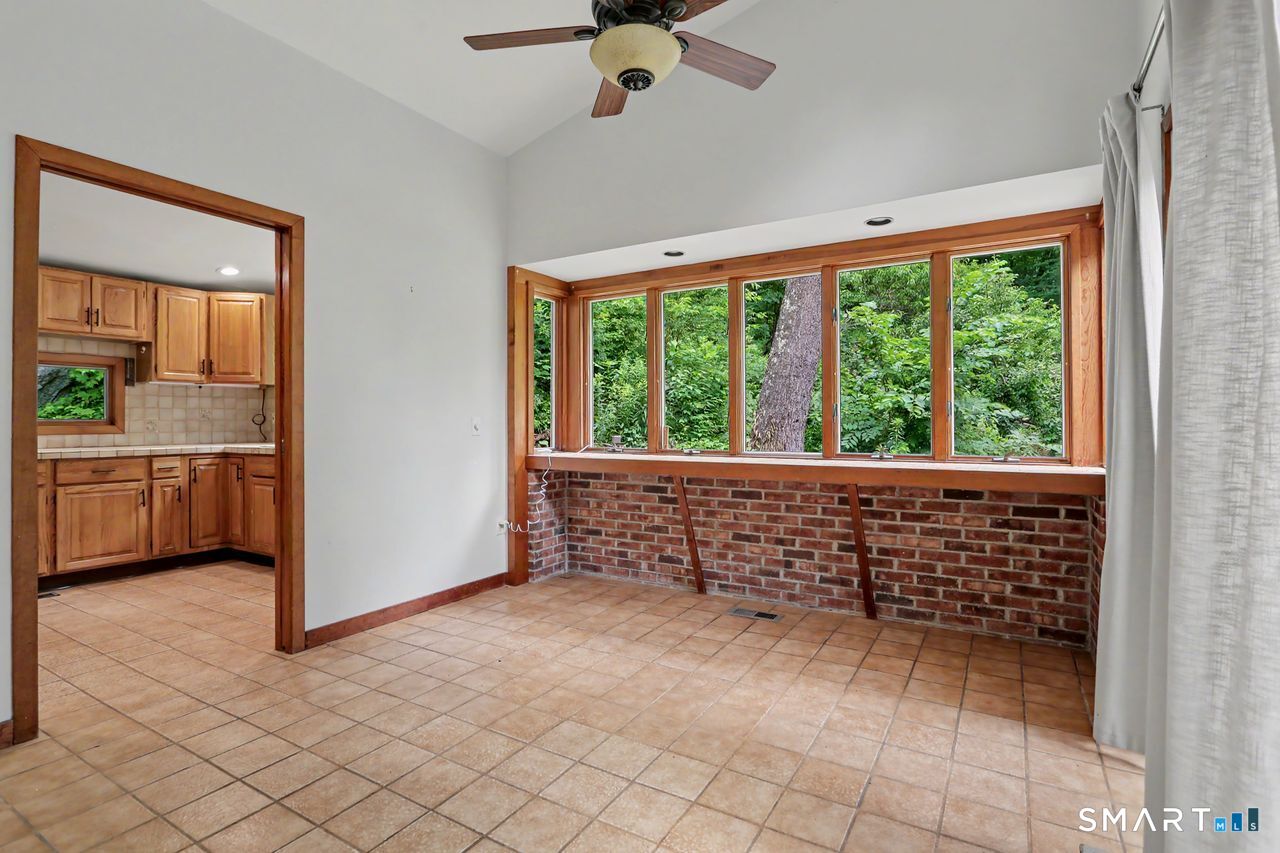 52 Stanley Road Monroe, CT 06468 - Photo 9 of 38
