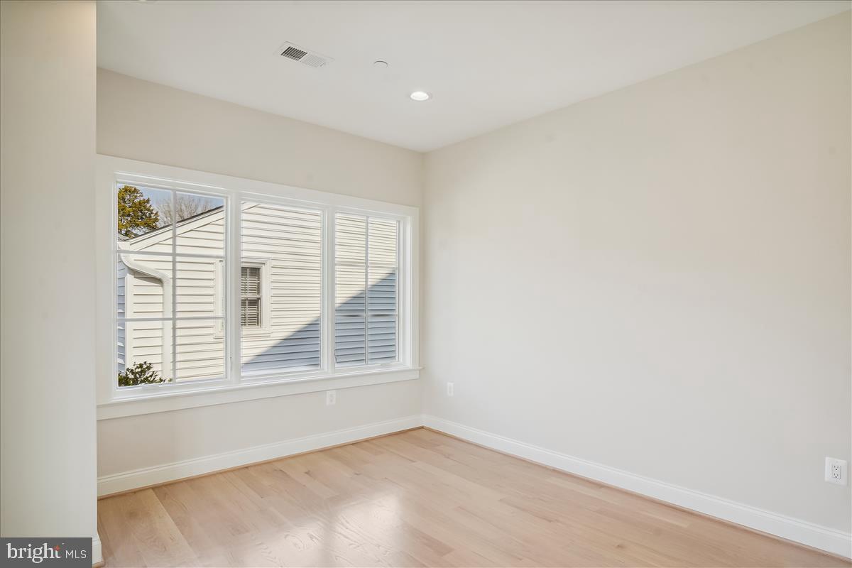 8203 Maple Ridge Road Bethesda, MD 20814 - Photo 54 of 74 Bedroom
