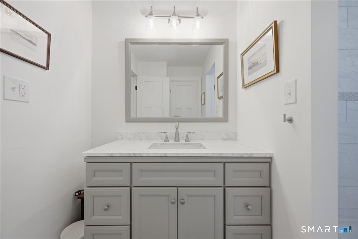 85 River Road, Unit M5 Essex, CT 06426 - Photo 22 of 35 Update full bathroom