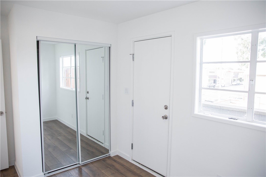 5908 Atlantic Avenue, Unit D Long Beach, CA 90805 - Photo 19 of 36 a view of an empty room