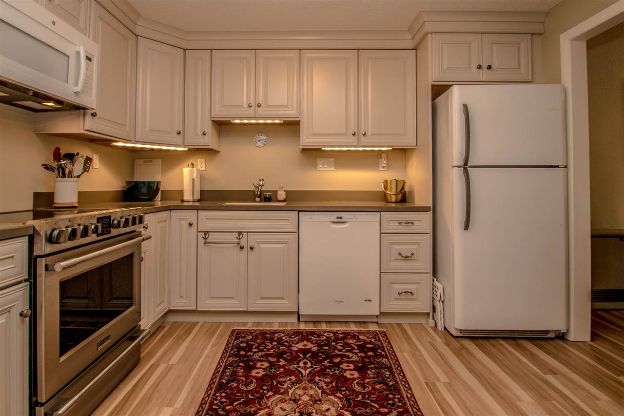 106 Stonehurst Manor Road, Unit 7D Conway, NH 03860 - Photo 3 of 31