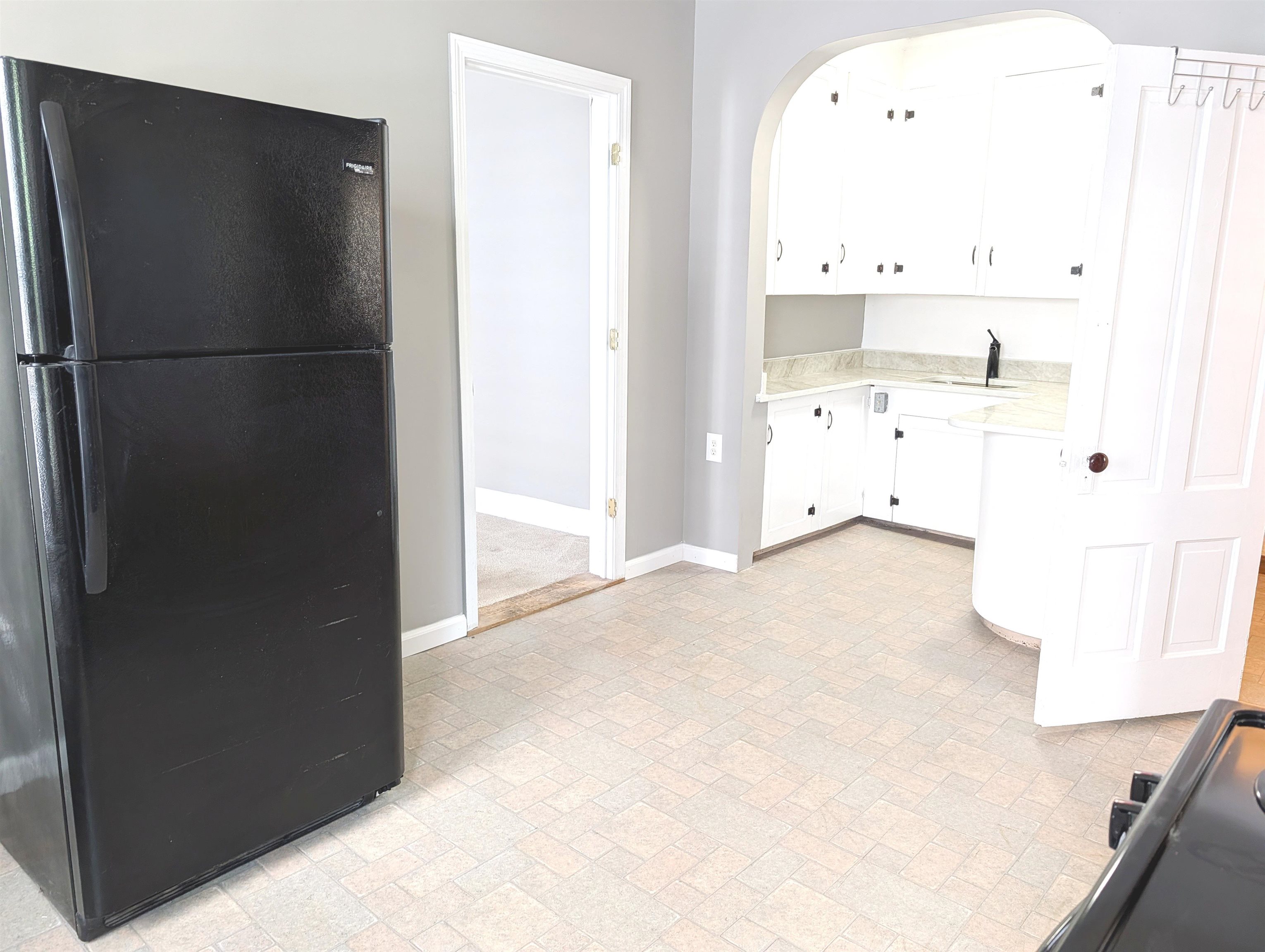 685 Massabesic Street, Unit 2W Manchester, NH 03103 - Photo 4 of 13