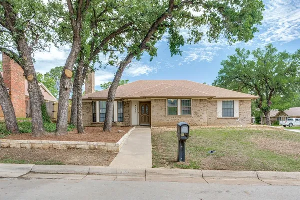 $359,900 | 4201 High Mesa Court, Arlington, TX 76016