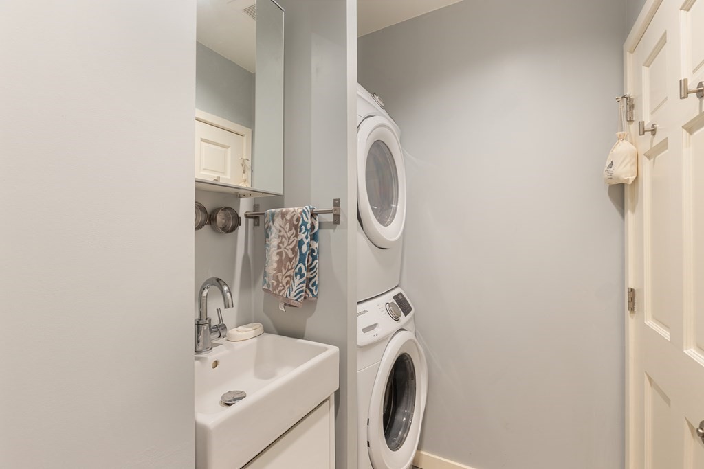 65 Glen Road, Unit H4 Brookline, MA 02445 - Photo 16 of 21 Gallery Image 16