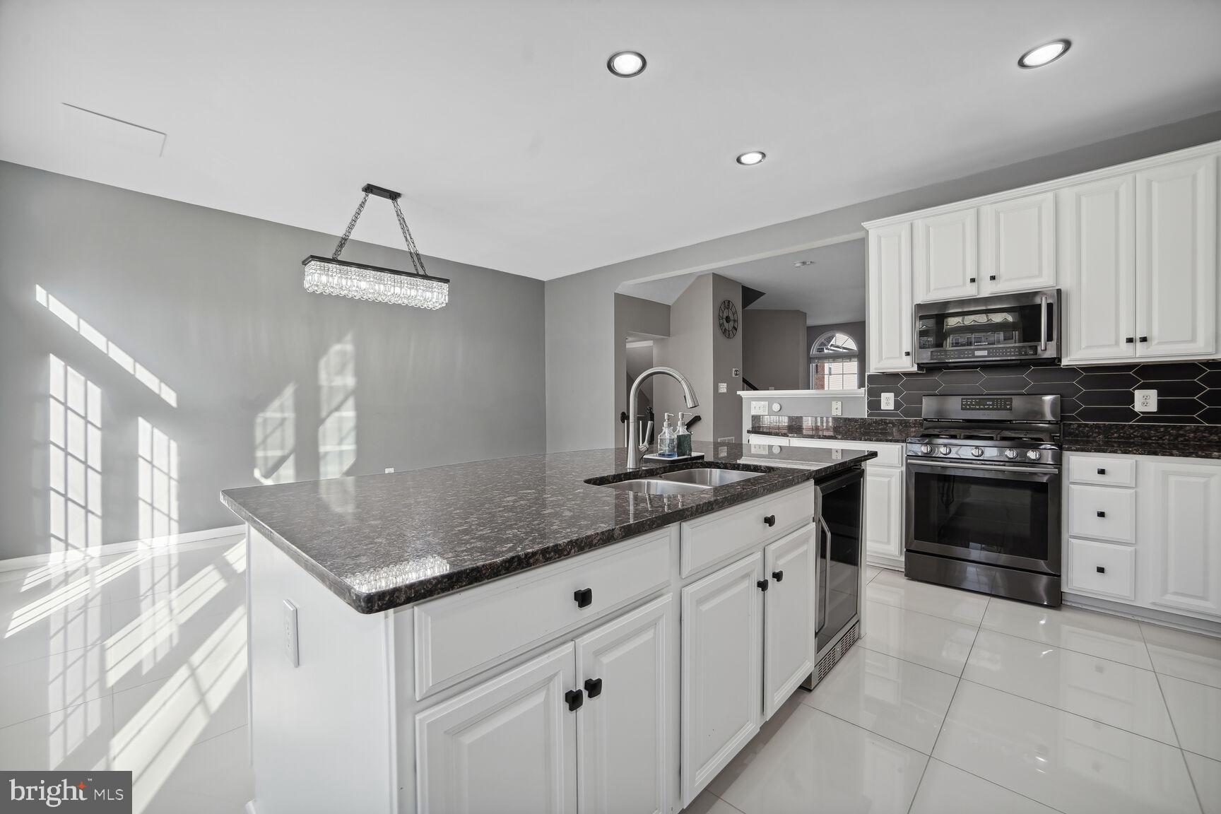 2289 Merseyside Drive Woodbridge, VA 22191 - Photo 11 of 31 Kitchen