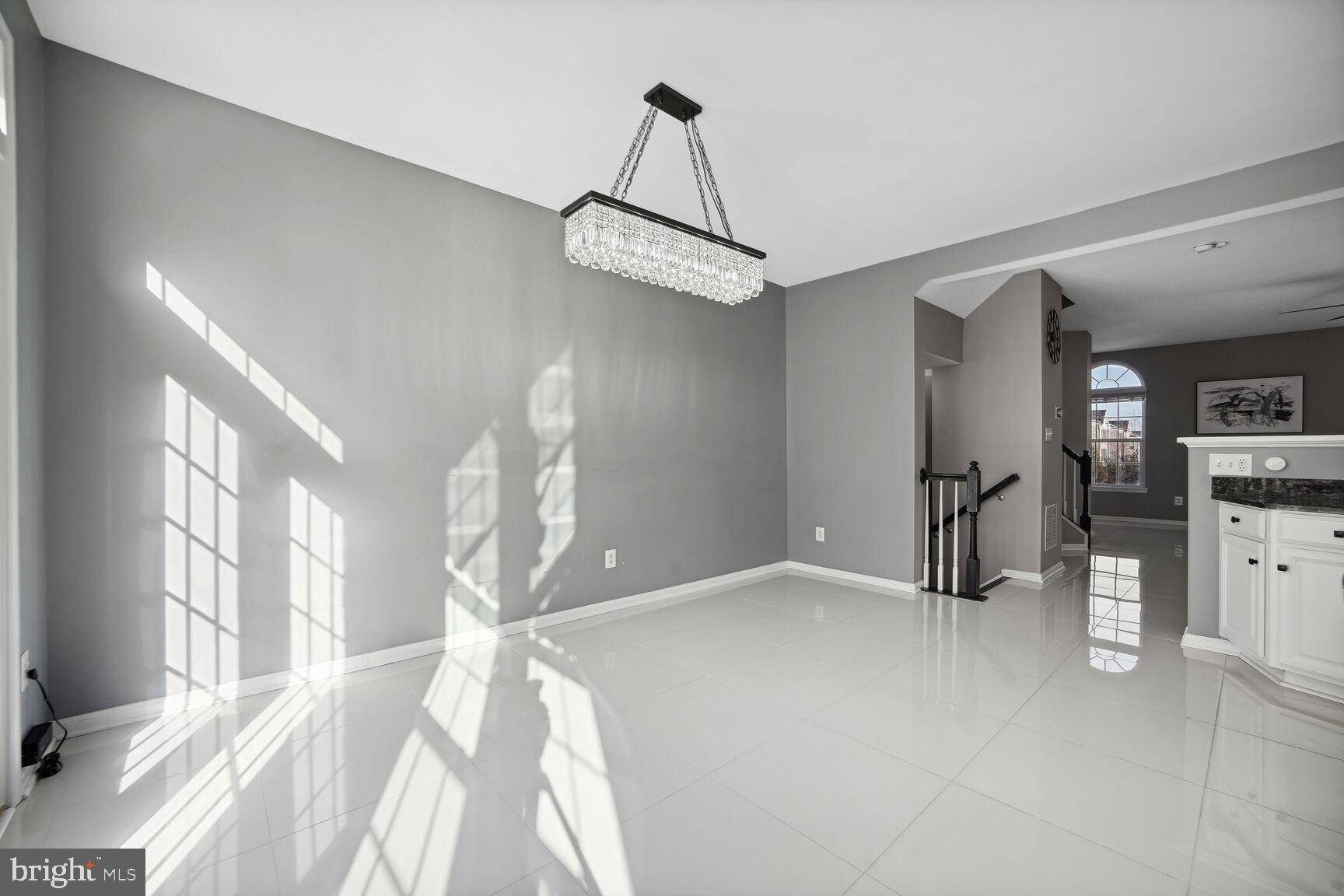 2289 Merseyside Drive Woodbridge, VA 22191 - Photo 13 of 31 Kitchen Eating Area