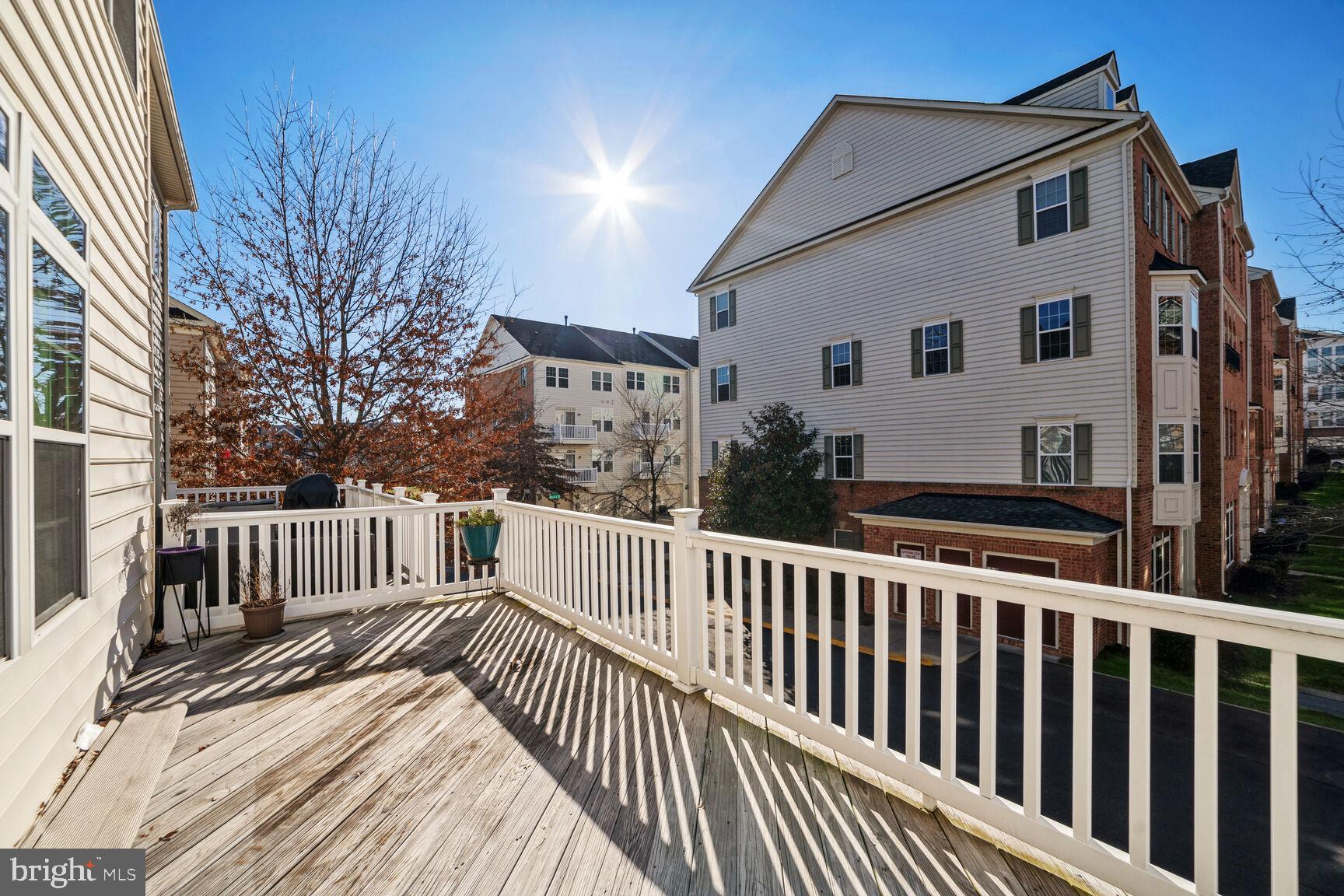 2289 Merseyside Drive Woodbridge, VA 22191 - Photo 29 of 31 Deck off Kitchen