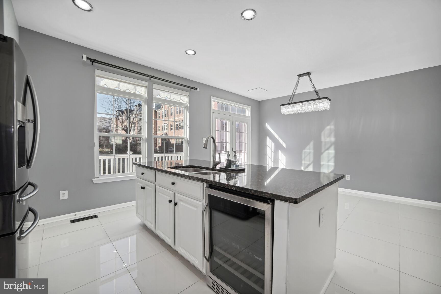 2289 Merseyside Drive Woodbridge, VA 22191 - Photo 8 of 31 Kitchen