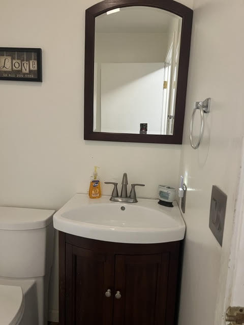 2199 Becker Road Muskegon, MI 49445 - Photo 38 of 58 Half bath 2