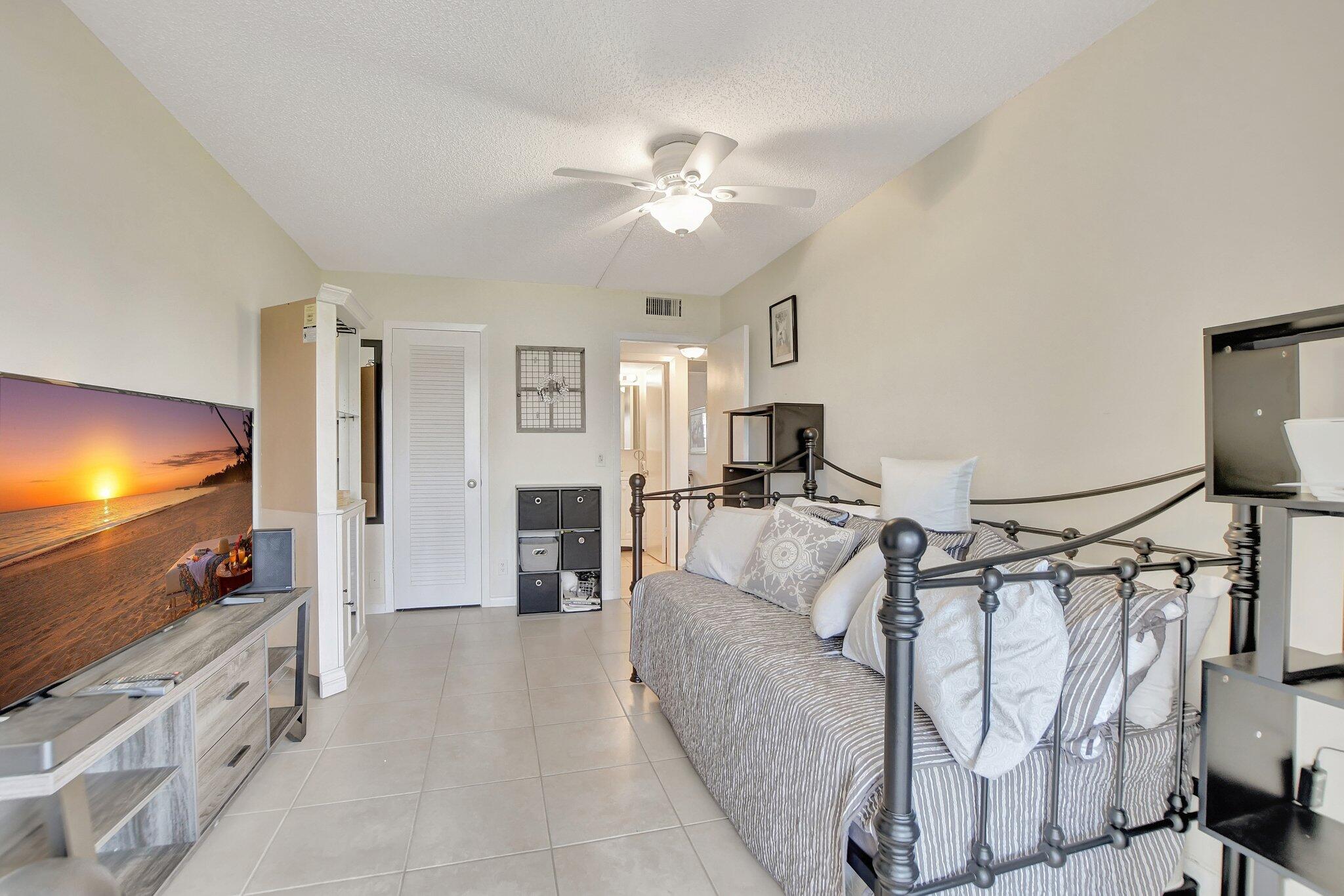 1081 Exeter Boca Raton, FL 33434 - Photo 19 of 65 21-web-or-mls-DSC_1421