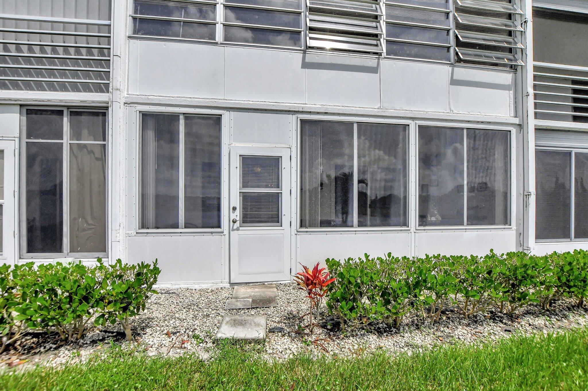 1081 Exeter Boca Raton, FL 33434 - Photo 21 of 65 23-web-or-mls-DSC_1431