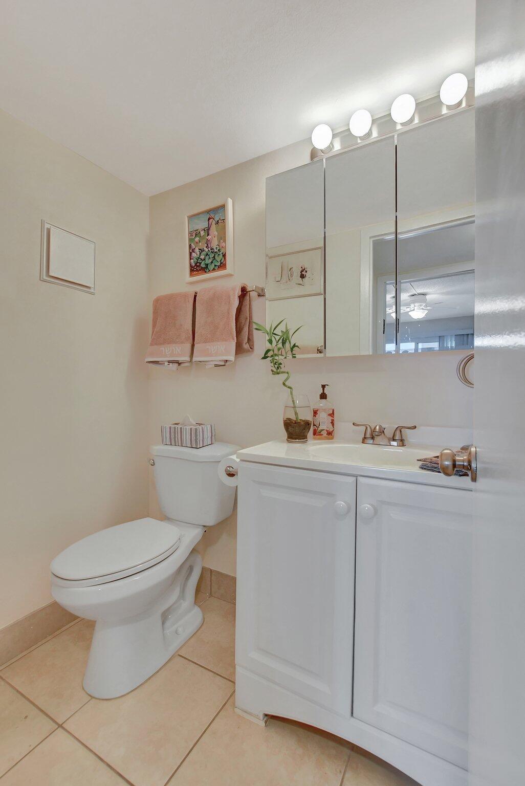 1081 Exeter Boca Raton, FL 33434 - Photo 10 of 65 13-web-or-mls-DSC_1376