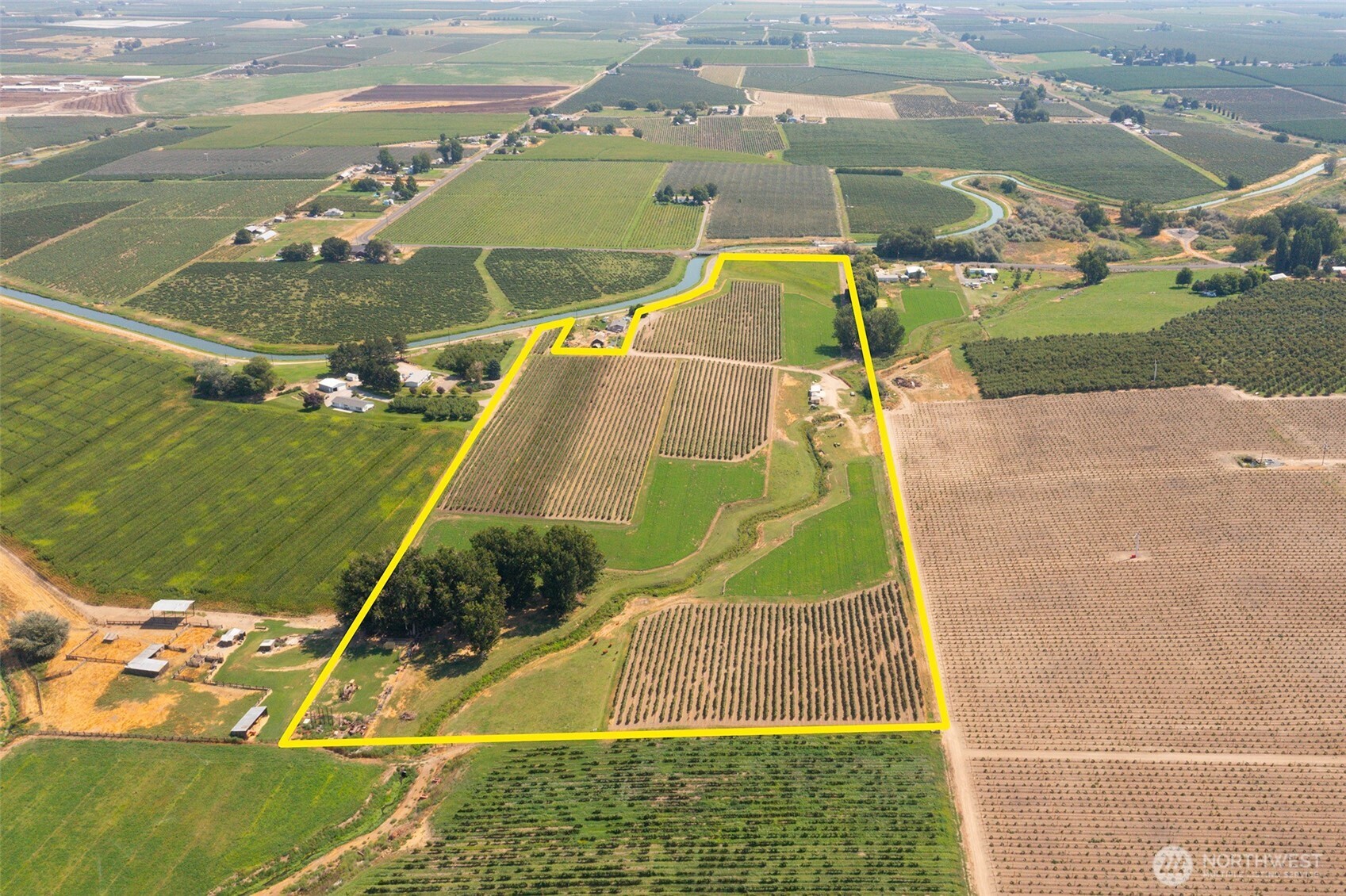 0 Olmstead Road Grandview, WA 98930 - Photo 3 of 31 an aerial view of a tennis ground