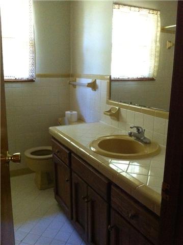 2900 Bluebird Drive Springfield, TN 37172 - Photo 9 of 10 Tile is in pefect shape