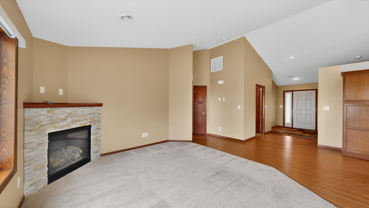 2528 Hawk Ridge Court Southeast Rochester, MN 55904 - Photo 13 of 40