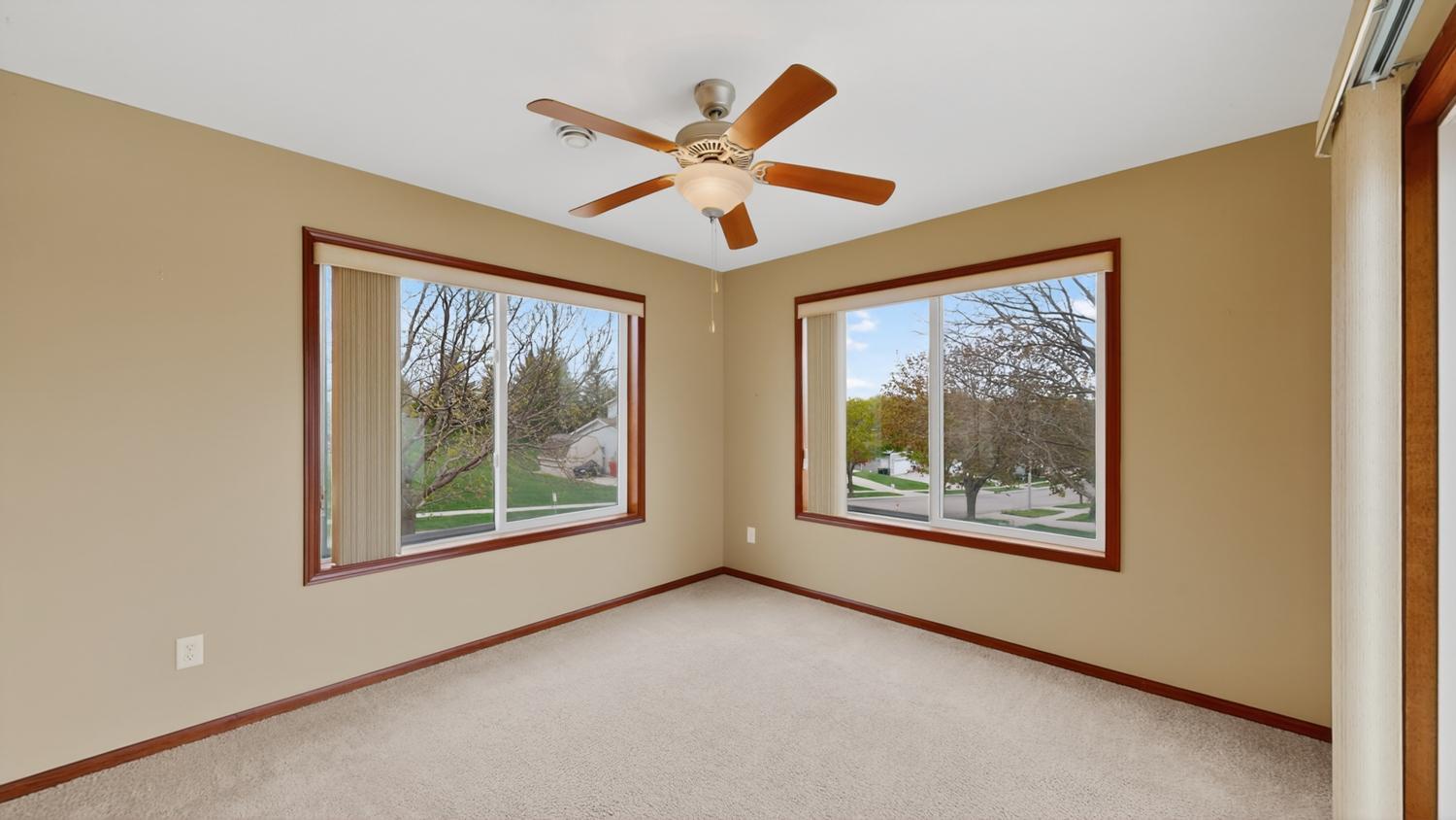 2528 Hawk Ridge Court Southeast Rochester, MN 55904 - Photo 16 of 40