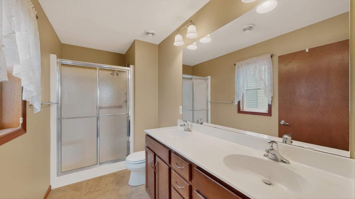 2528 Hawk Ridge Court Southeast Rochester, MN 55904 - Photo 19 of 40