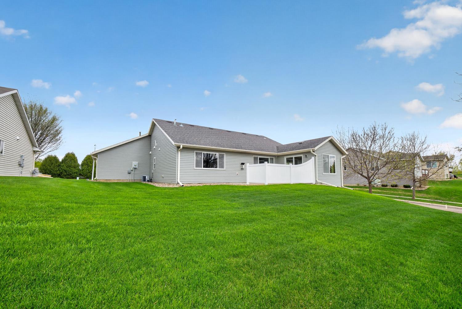 2528 Hawk Ridge Court Southeast Rochester, MN 55904 - Photo 35 of 40